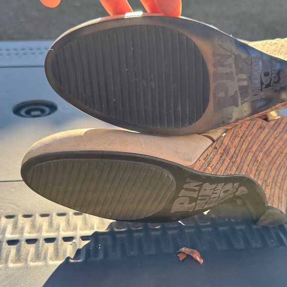 John Fluevog Cream Multi-Buckle Heels Pindowns Farrah - Picture 5 of 7